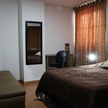 Hospedaje Sary House โบโกตา ภายนอก รูปภาพ