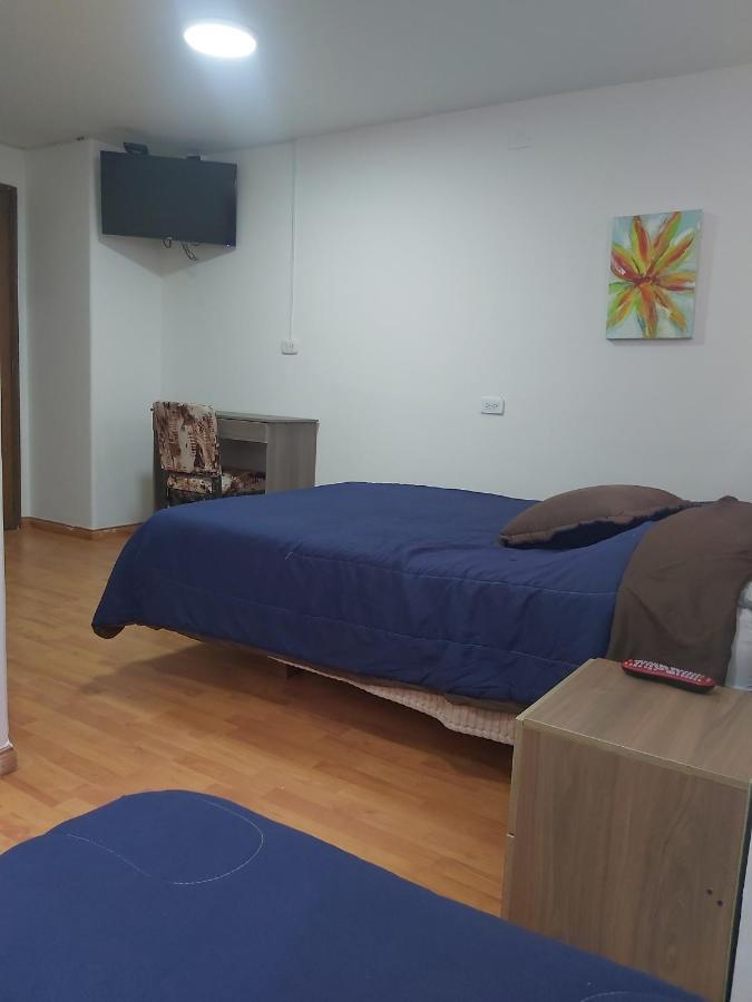 Hospedaje Sary House โบโกตา ภายนอก รูปภาพ