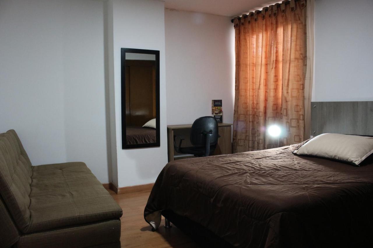 Hospedaje Sary House โบโกตา ภายนอก รูปภาพ