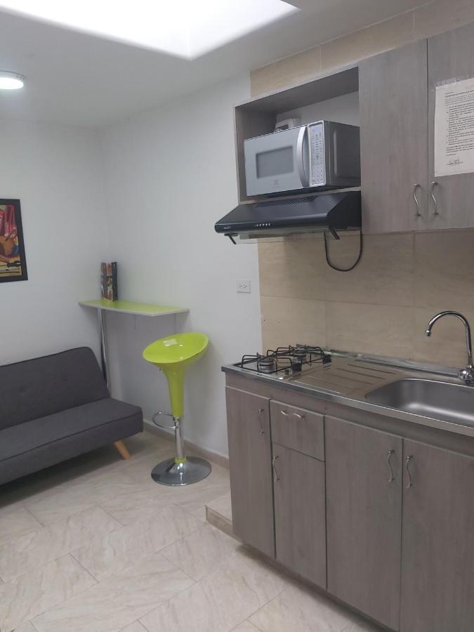 Hospedaje Sary House โบโกตา ภายนอก รูปภาพ