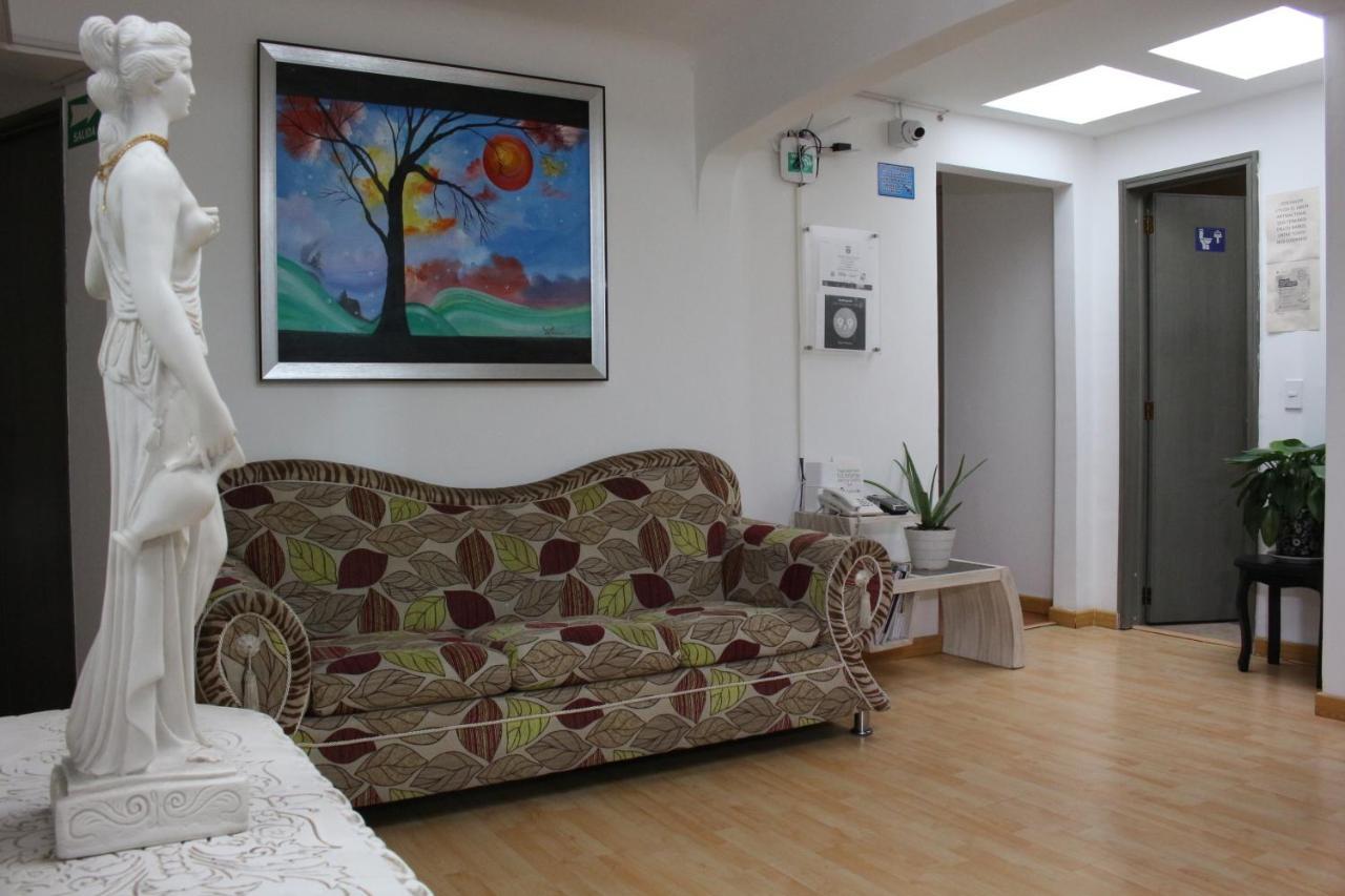 Hospedaje Sary House โบโกตา ภายนอก รูปภาพ