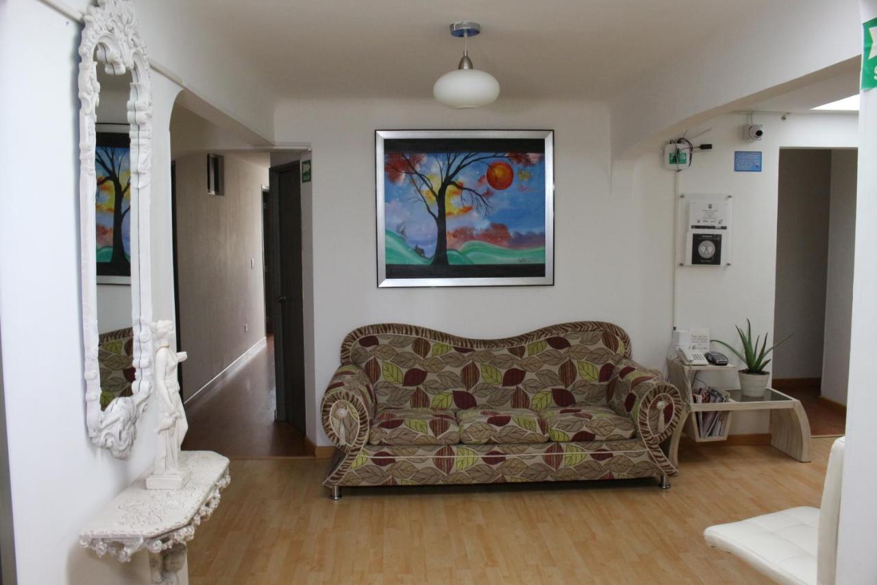 Hospedaje Sary House โบโกตา ภายนอก รูปภาพ