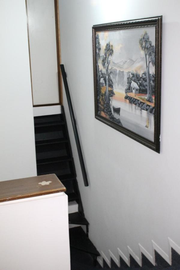 Hospedaje Sary House โบโกตา ภายนอก รูปภาพ